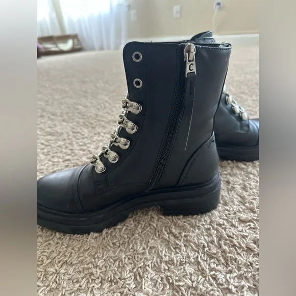 Circus by Sam Edelman Black Combat
Boots - Size 6 - Picture 8 of 9